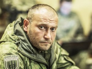 Ярошу сделали операцию после ранения под Донецком