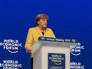 Меркель поставила события на Украине и теракты во Франции на одну чашу весов