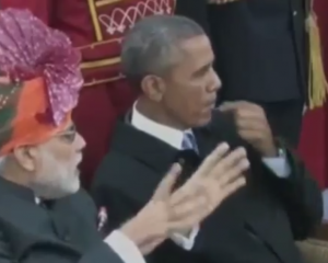Барак Обама жевал жвачку во время военного парада в Индии