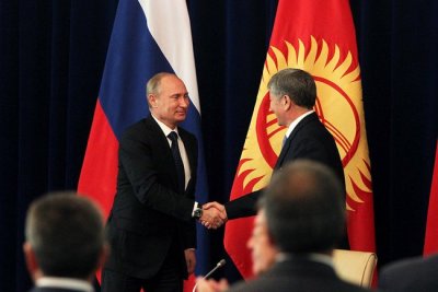 Президент РФ Владимир Путин встретился в Сочи с президентом Киргизии Алмазбеком Атамбаевым