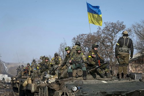Украинцы требуют от Киева объявить войну РФ