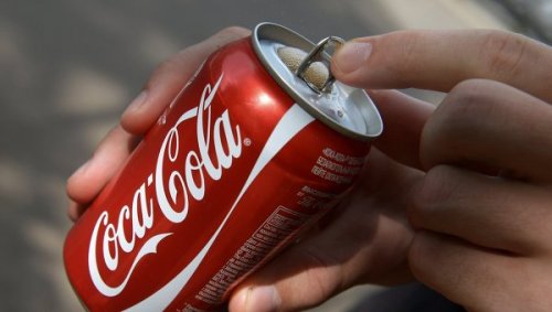 Пушков предложил Макдоналдсу и Кока-Коле поддержать санкции и покинуть магазины в России