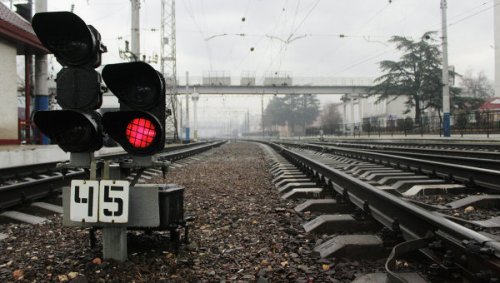 В Харьковской области под пассажирским поездом прогремел взрыв