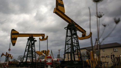 Мировые цены на нефть растут на снижении ее запасов в США