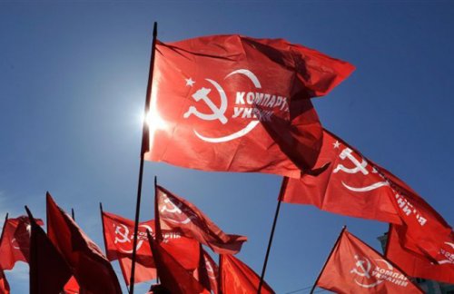 До 9 мая на Украине коммунизм приравняют к нацизму