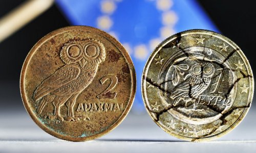 Афины грозят национализировать банки и ввести собственную валюту