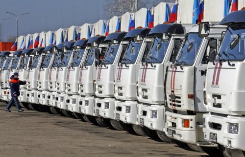Колонна МЧС с помощью для Донбасса отправилась в Ростовскую область