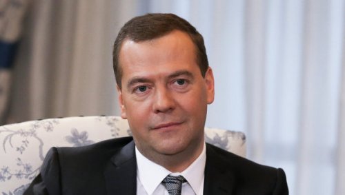 Медведев поручил принять меры для начала строительства моста в Китай