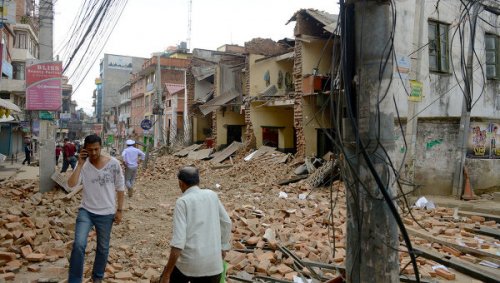 Число жертв землетрясения в Непале превысило две тысячи человек