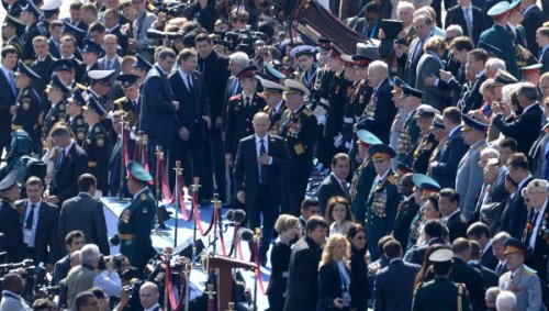 Путин: где бы ни отмечали День Победы - главное, что искренне