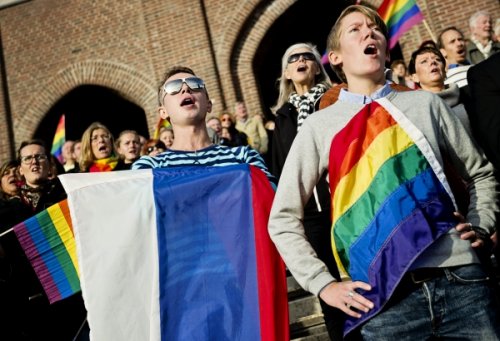 Почти 80% россиян выступают против гей-пропаганды