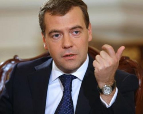 Медведев: Киев ожидает жесткий ответ в случае отказа платить по долгам 