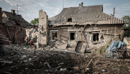 ЛНР: пенсионерка погибла, одна женщина ранена при обстреле Первомайска