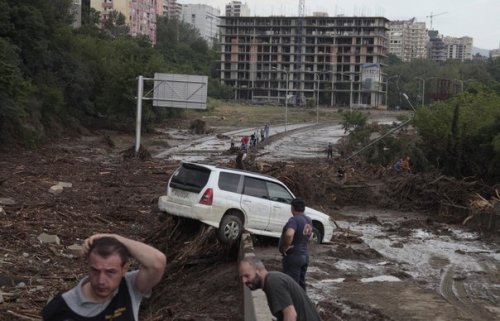 МЧС РФ готово направить в Грузию спасателей для ликвидации последствий наводнения