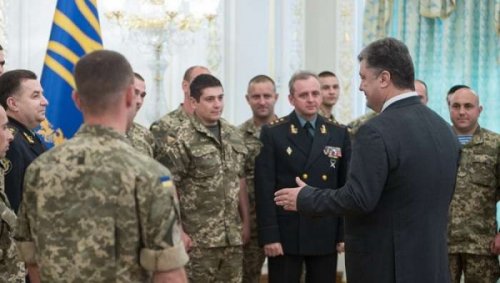 Алкогольная интоксикация: Порошенко празднует годовщину «похорон Новороссии» и хвастается окрепшей армией 