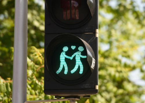 На улицах Мюнхена появились светофоры с изображениями гей-пар
