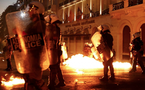 Беспорядки в Афинах  набирают обороты