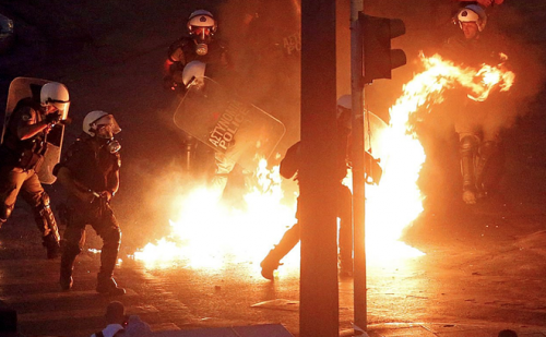Беспорядки в Афинах  набирают обороты