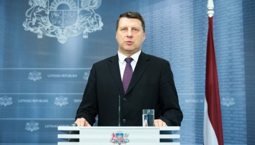 Президенту Латвии посоветовали прекратить говорить по-русски
