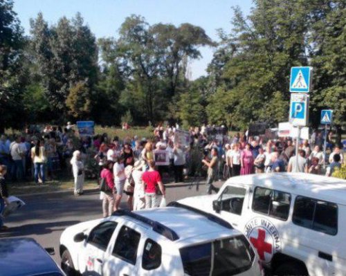 Группа жителей Донбасса требует встречи с наблюдателями ОБСЕ