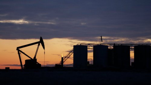 Нефть дешевеет на ожиданиях статистики по запасам из США