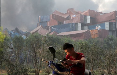 Число жертв взрыва в китайском Тяньцзине превысило 40 человек