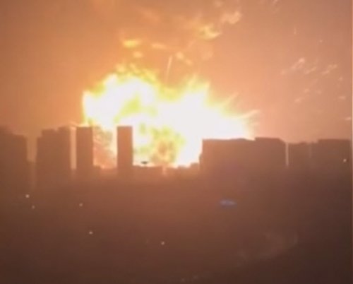 36 пожарных пропали без вести на месте взрыва в Китае