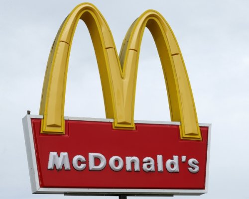 McDonald's зафиксировала спад продаж в России