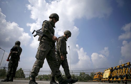 Южная Корея прекратила работу громкоговорителей на границе с КНДР