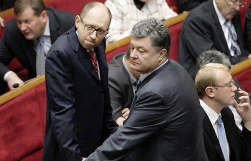 Немецкие СМИ: Арсений Яценюк и Пётр Порошенко продавали места в Верховной раде за миллионы долларов
