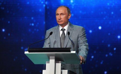 Путин: жизнь меняется, но истинные ценности едины во все времена