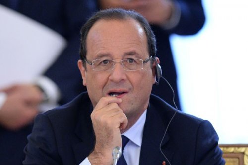 Олланд: Париж намерен выступить инициатором отмены санкций против РФ