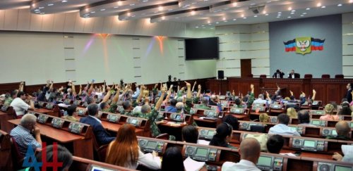 В составе Народного совета ДНР сменились 11 депутатов