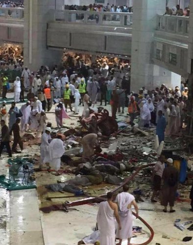 Трагедия в Саудовской Аравии, при падении крана на мечеть погибли десятки людей