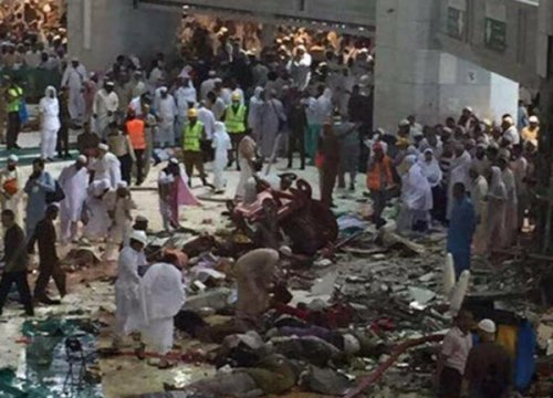 При падении крана на мечеть в Саудовской Аравии пострадало 154 человека