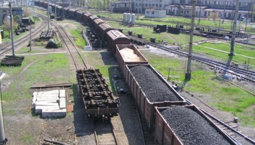 Донбасс возобновил поставки угля на Украину на бартерной основе