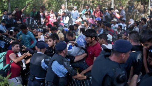 Из-за беженцев Хорваты приводит армию в боеготовность