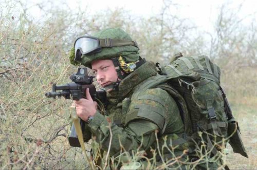 Российские войска ускоренно оснащают экипировкой "Ратник"
