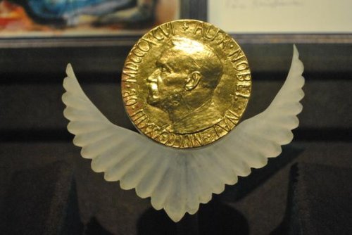 Cегодня станут известны первые лауреаты Нобелевской премии-2015
