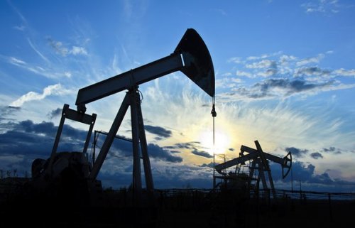 Нефть Brent подешевела до $50,2 на статданных из КНР