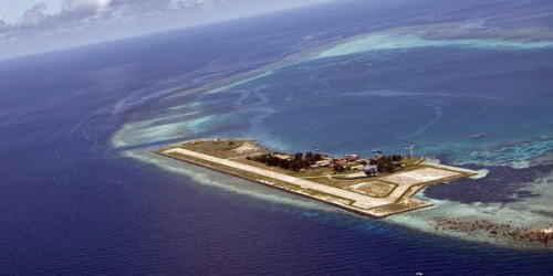 США расширяет свое военное присутствие возле искусственных островов Китая