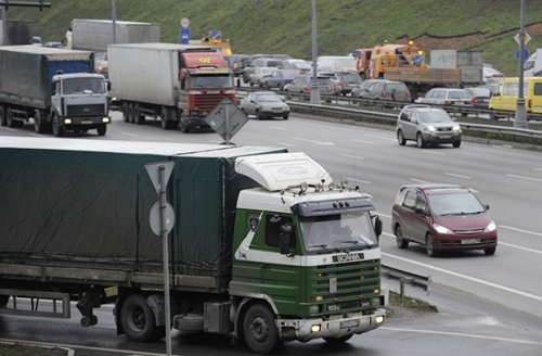 Российские дороги перестали быть бесплатными для грузовых фур