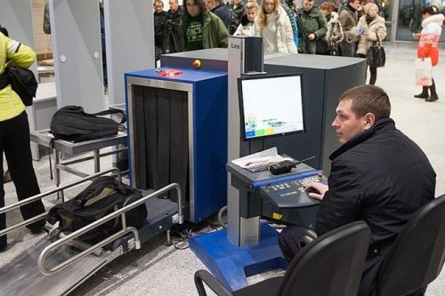 Безопасность в аэропортах России находится под надежным контролем 