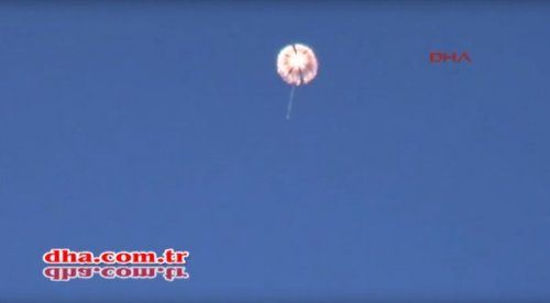 Опубликовано видео расстрела пилотов Су-24 в воздухе