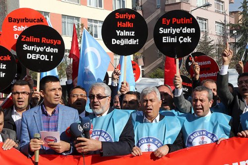 Оперативно и слаженно турки провели митинг у российского посольства
