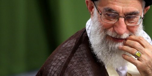 Аятолла Хаменеи обвинил США в сексуальном соблазнении элиты Ирана