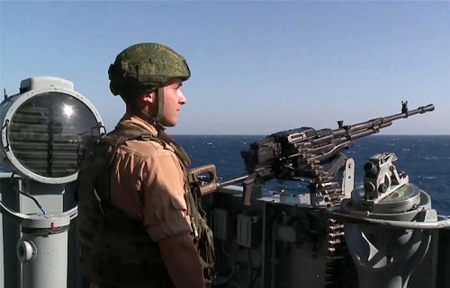 Турецкие подлодки стали следить за крейсером "Москва" у сирийского побережья