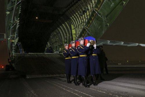 Тело командира экипажа Су-24 доставлено в Россию