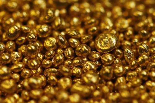 Алхимия по-российски: в Томске научились превращать отходы серной кислоты в золото