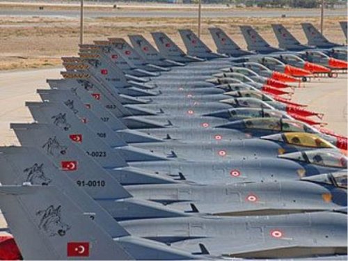 СМИ: после инцидента с Су-24 ВВС Турции перестали бомбить Сирию